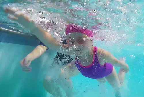 Kid Swimming Underwater - Fulton Swim School